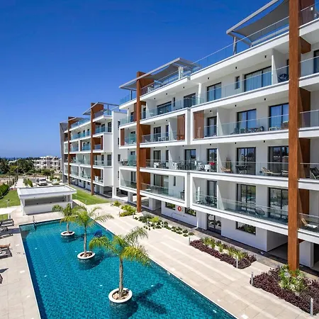New Coral + Pool & Sauna Lejlighed Paphos